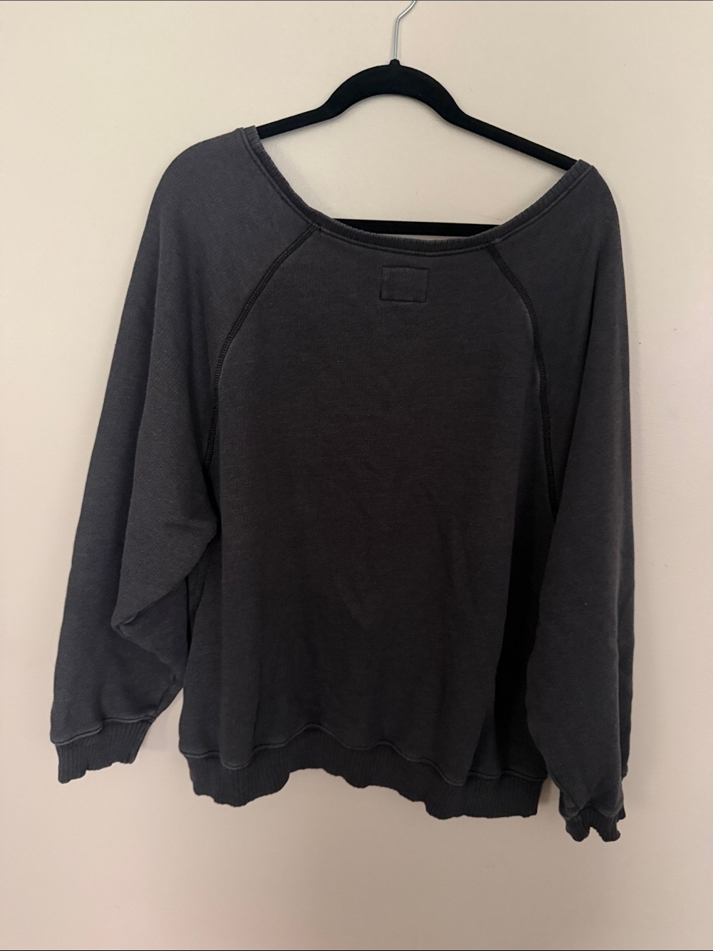 American Eagle Outfitters Black Pullover Crewneck Sweatshirt - Picture 4 of 4